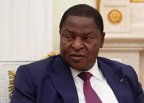 中非共和国总统图瓦德拉宣誓就职