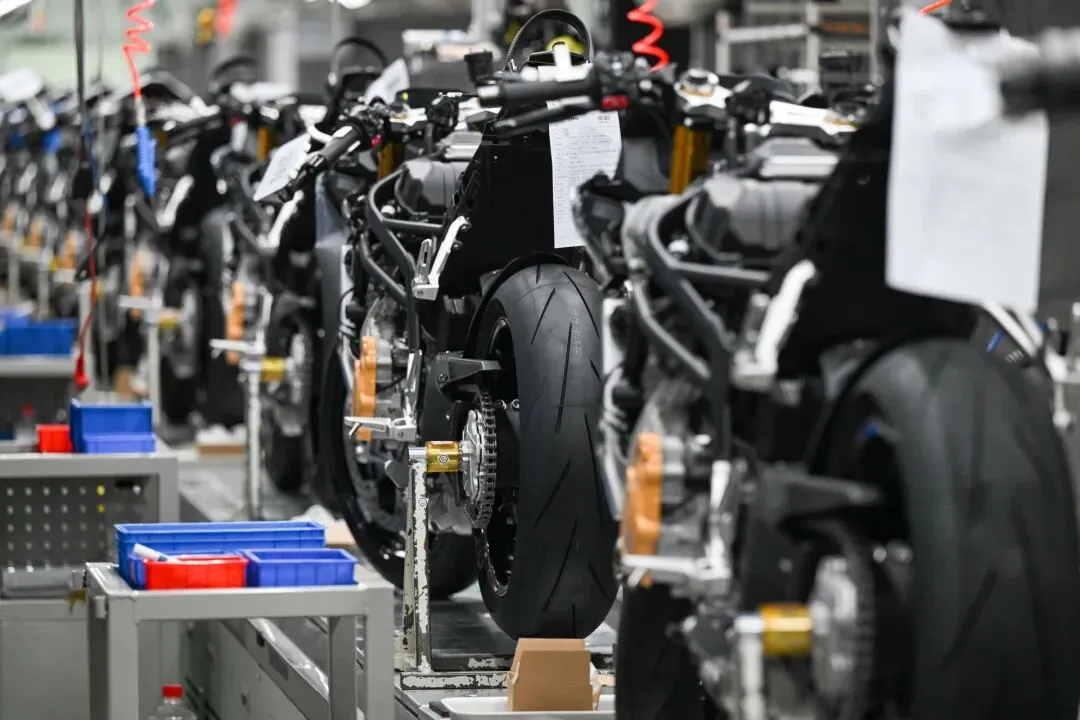 图片源流：张雪机车