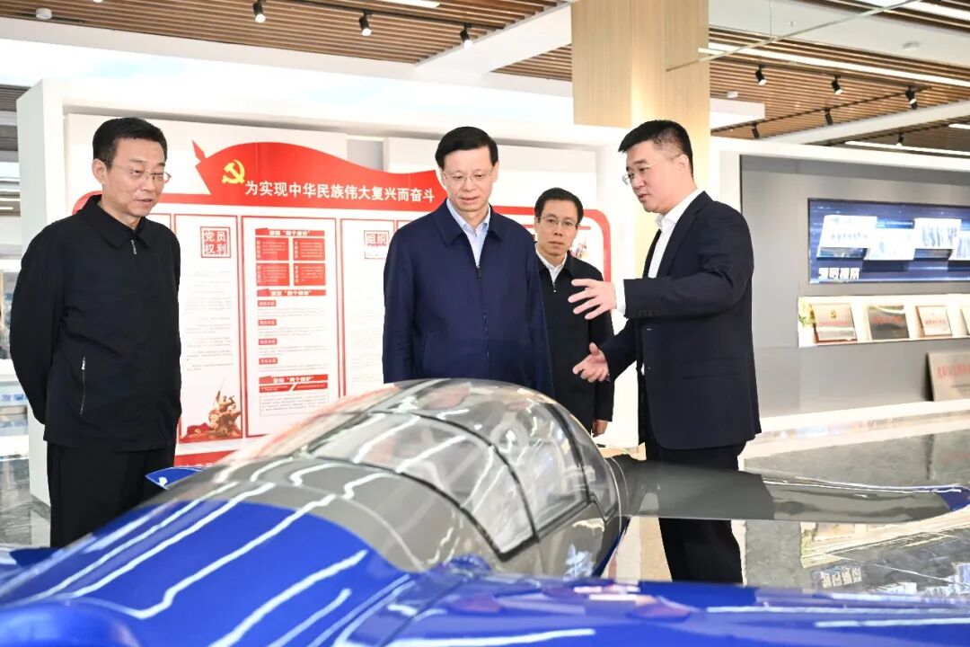 省委书记许昆林来到沈阳航空动力产业园，了解规划建设运营等情况。