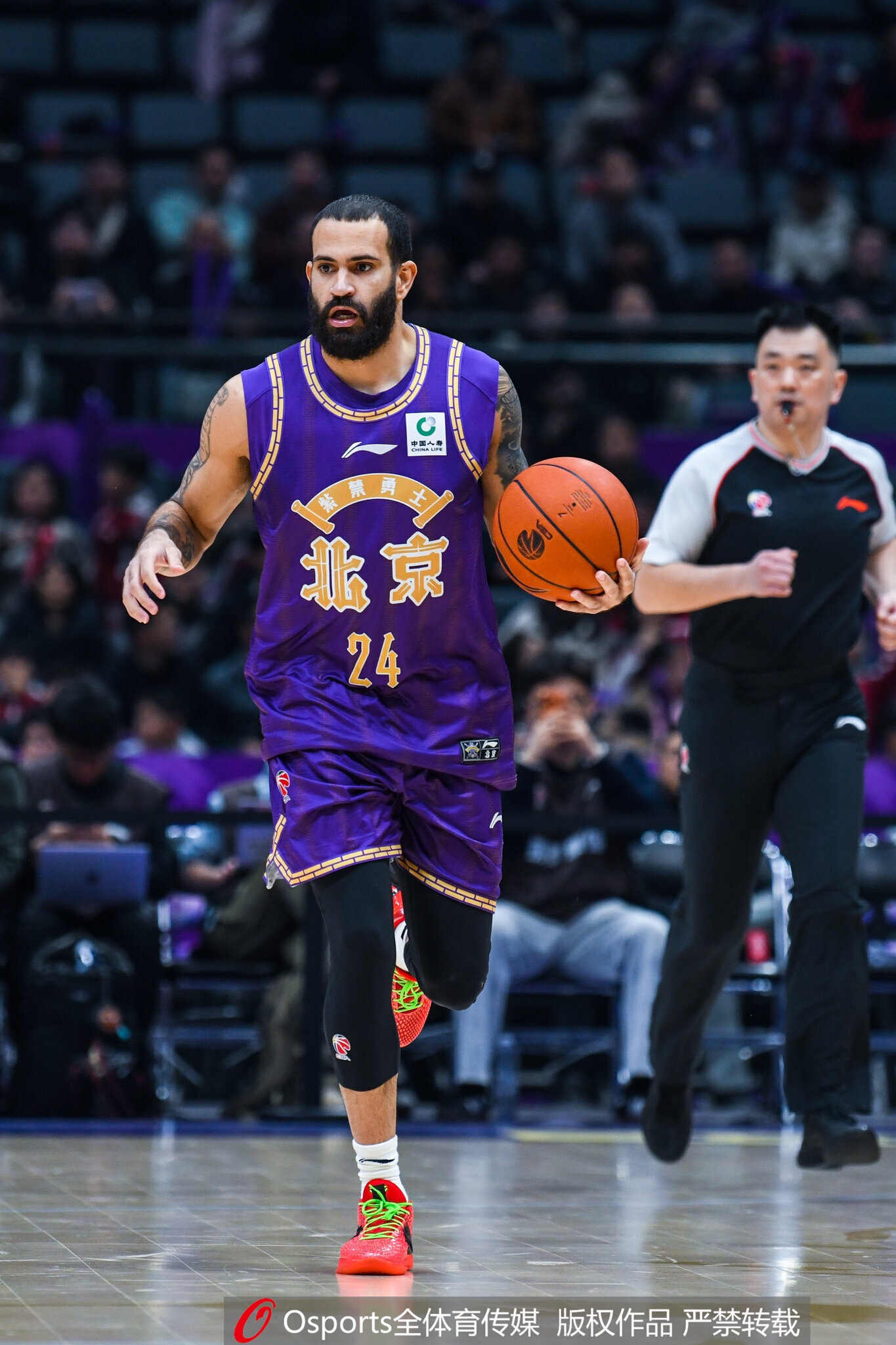 媒体人：里勒今天状态不够好 但最后时刻手真硬 不愧是战神