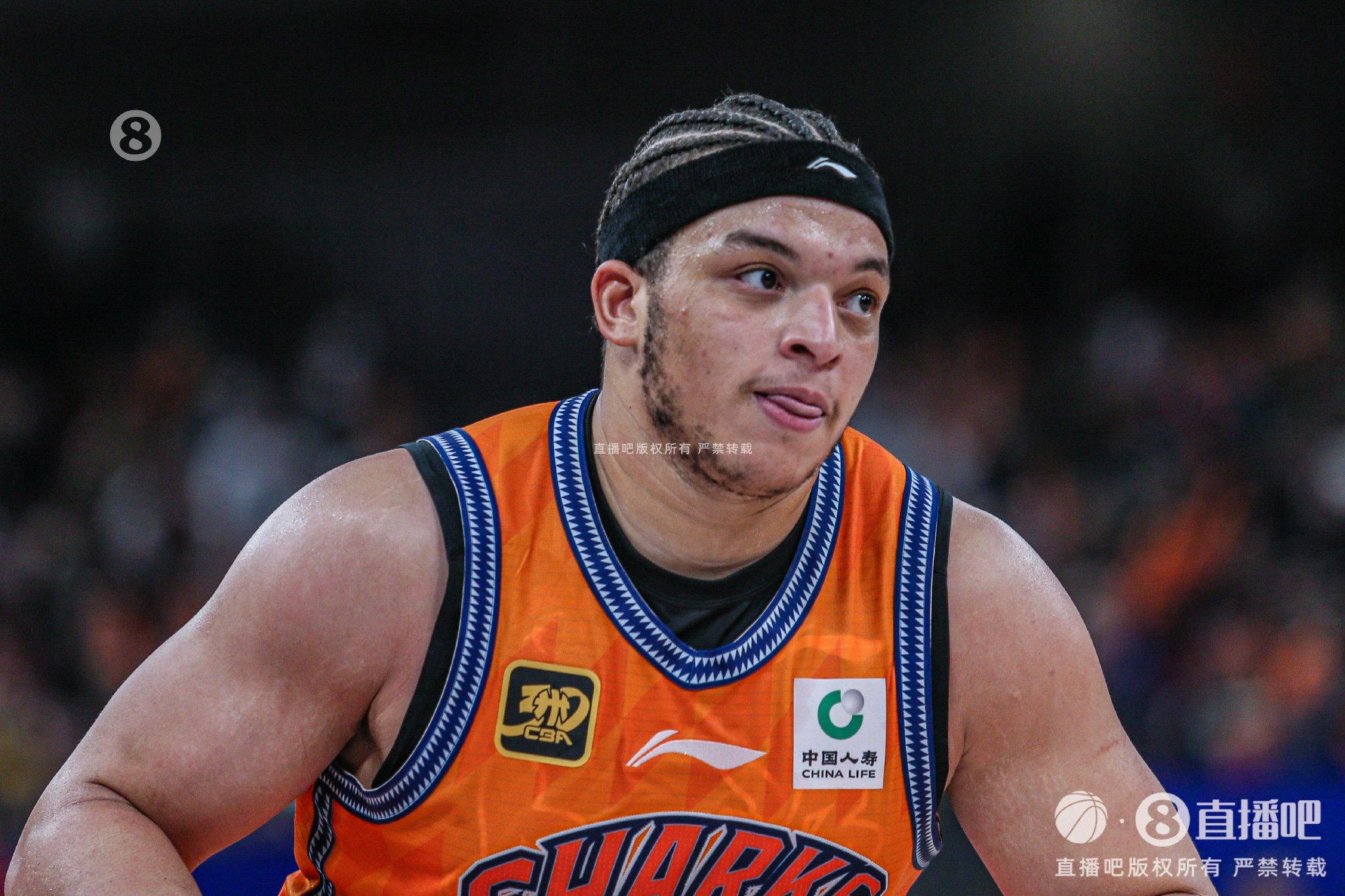 媒体人：情绪不稳&性格不成熟是洛夫顿一大短板 他应正视这些问题