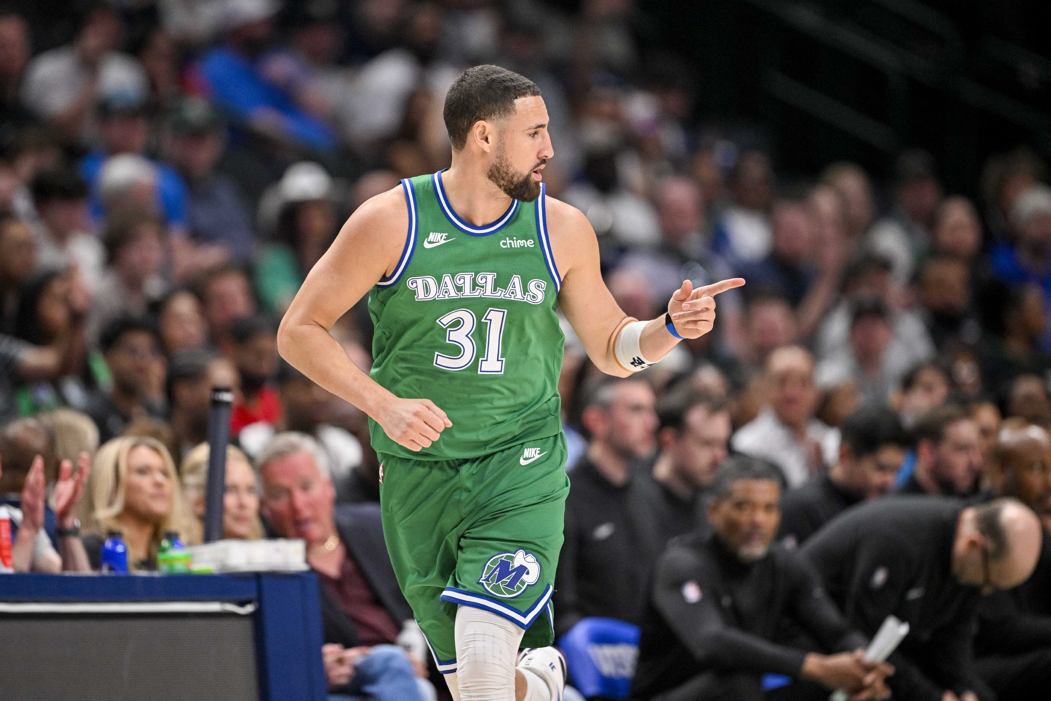 独行侠客战雄鹿 克莱小概率出战 华盛顿&马丁&马绍尔&巴格利不打