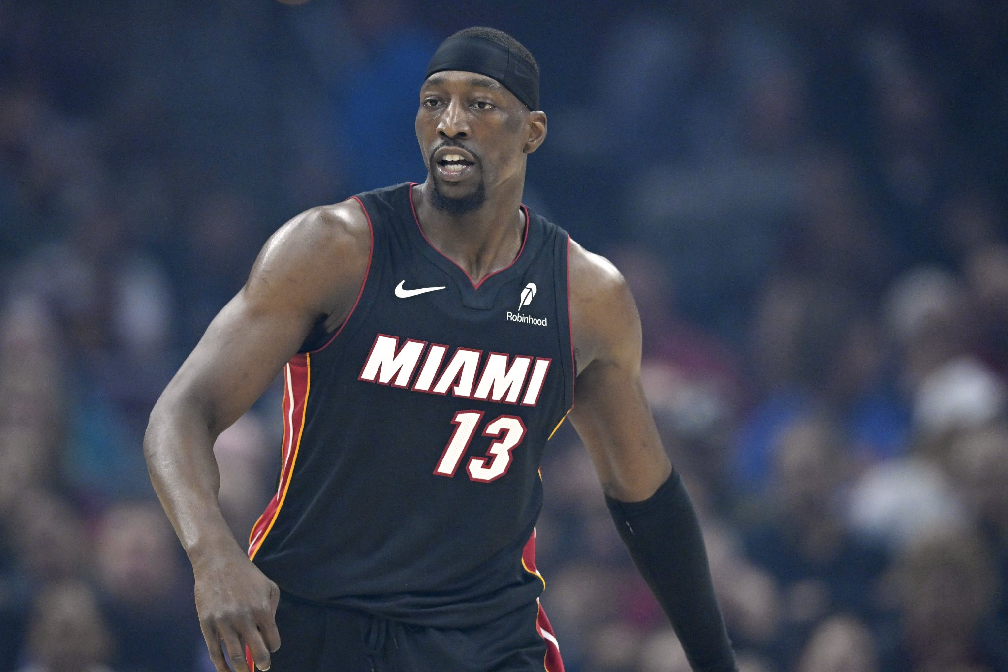 阿德巴约：不会叫队友给我让篮板来追上UD的纪录 这是不道德的