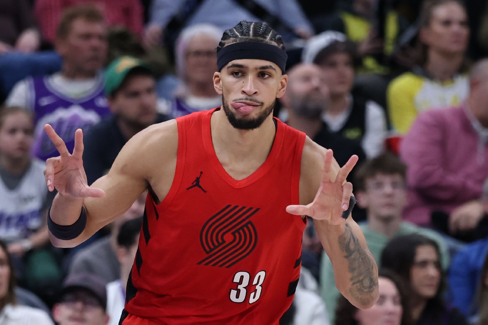 进攻也练出来了！卡马拉半场12中6&3记三分拿下15分3篮板