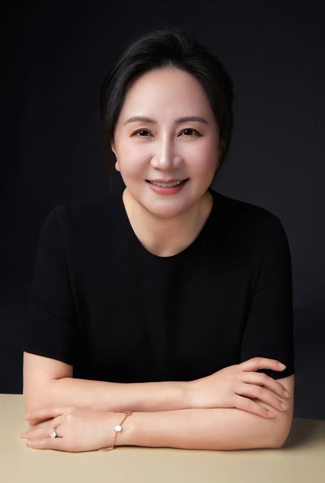 孟晚舟2025年报致辞:「纵有千重浪,心有不灭光」|华为_新浪财经_新浪网