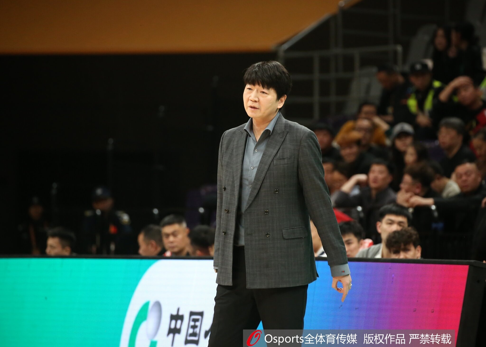 邱彪：通过篮板和转换把比赛拿了下来 全场出手20次三分有点少