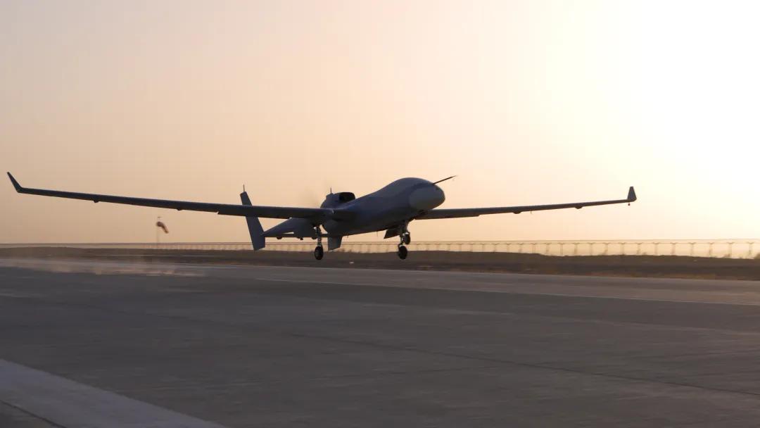 纵横股份自研吨级无东谈主机“云龙-1P”