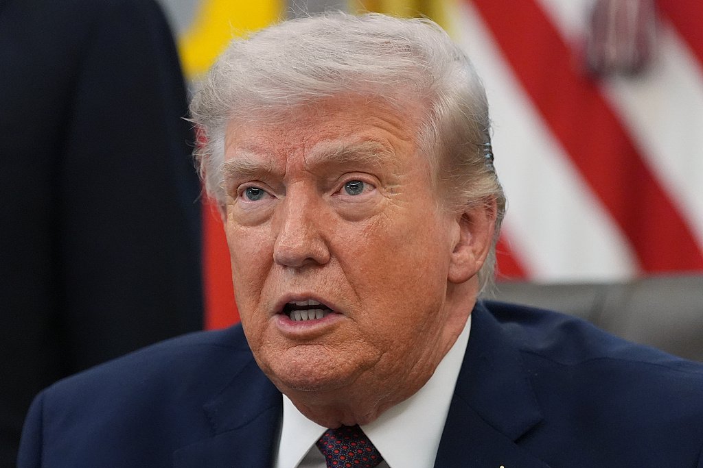 美国民调：特朗普在经济问题上的支持率创其任内新低