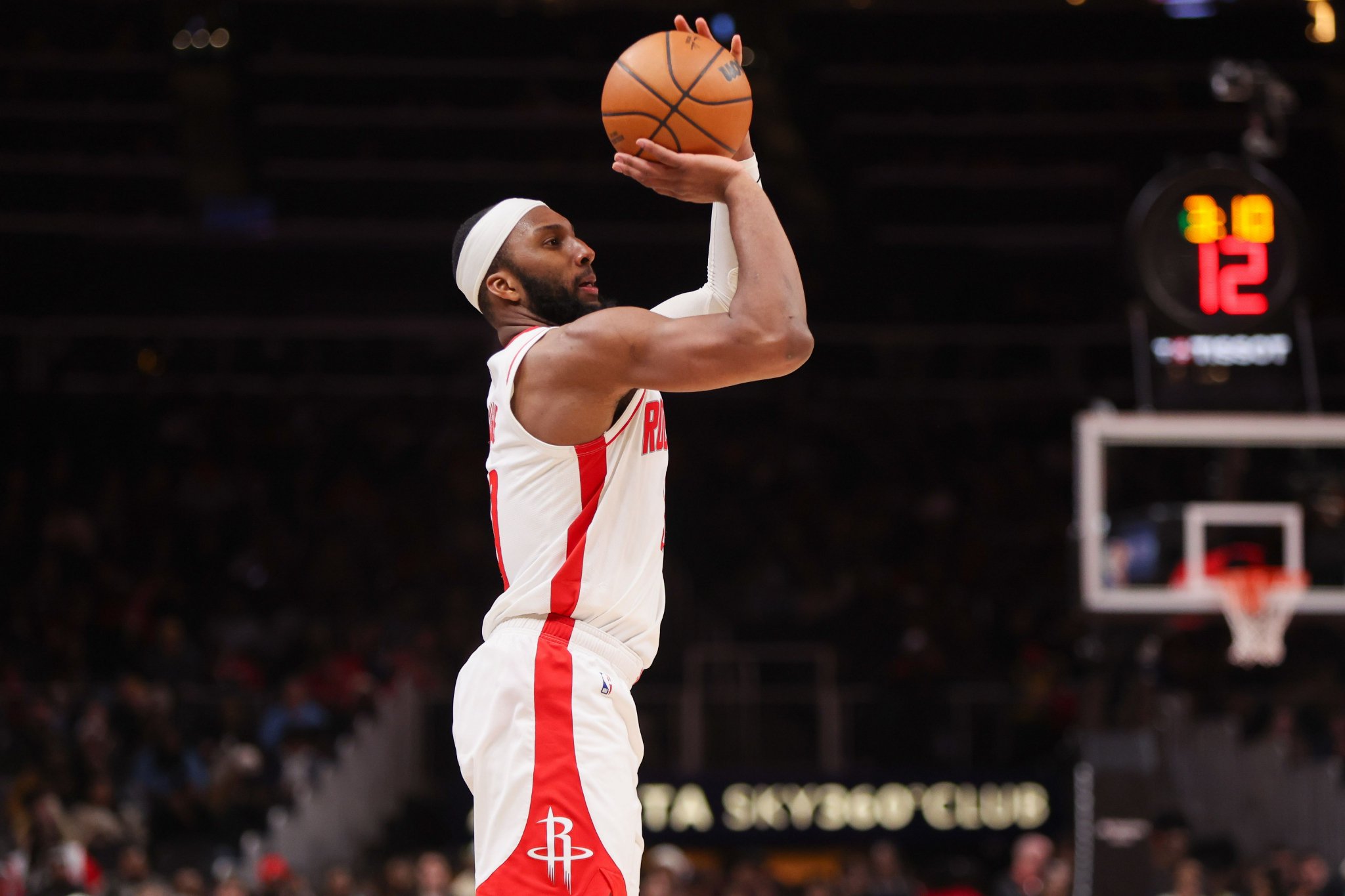 奥科吉：我每天都保持相同状态 准备好上场 不上场也一样支持队友