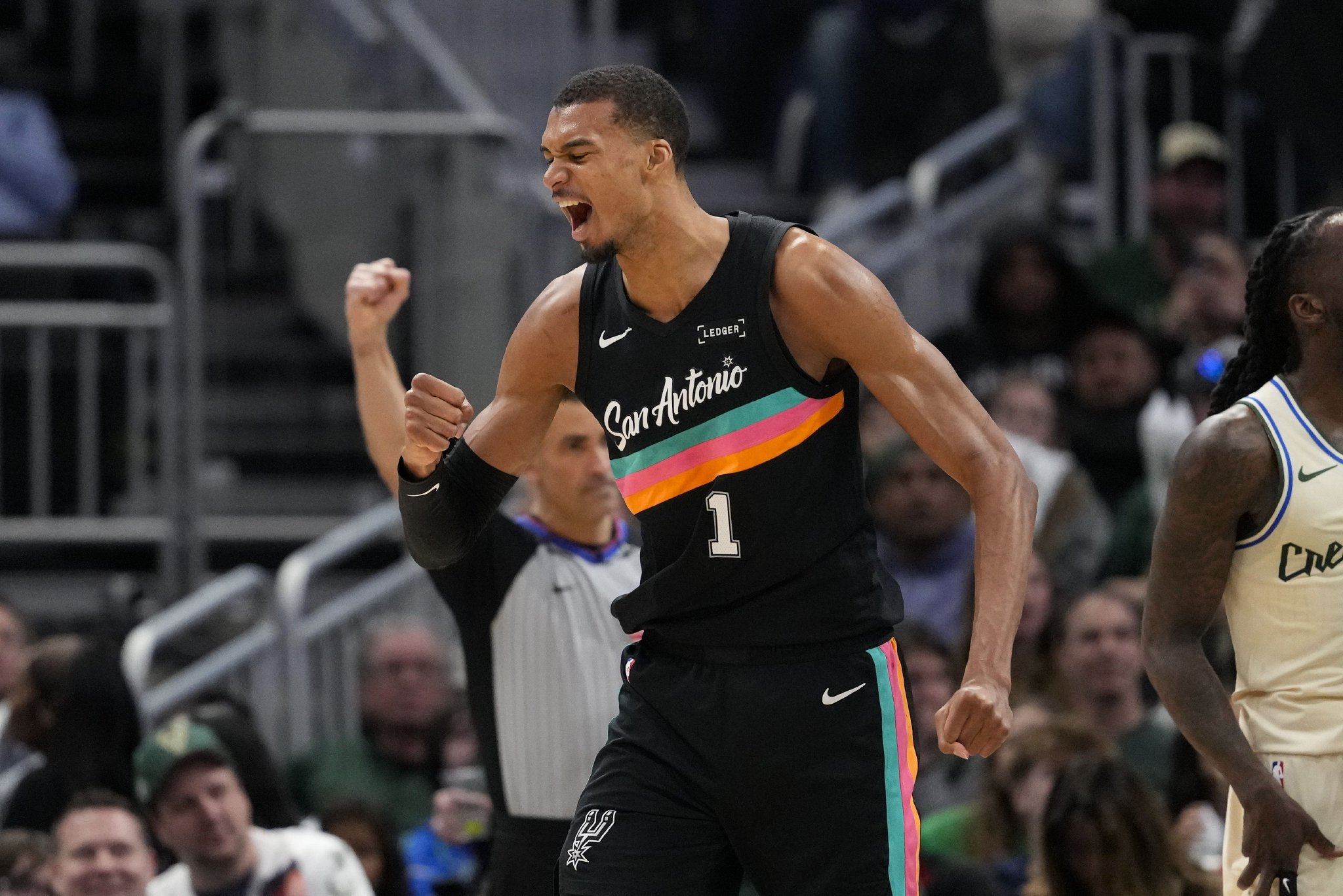 记者：如果文班在赛季最后几场打出单场83分 我丝毫不会意外