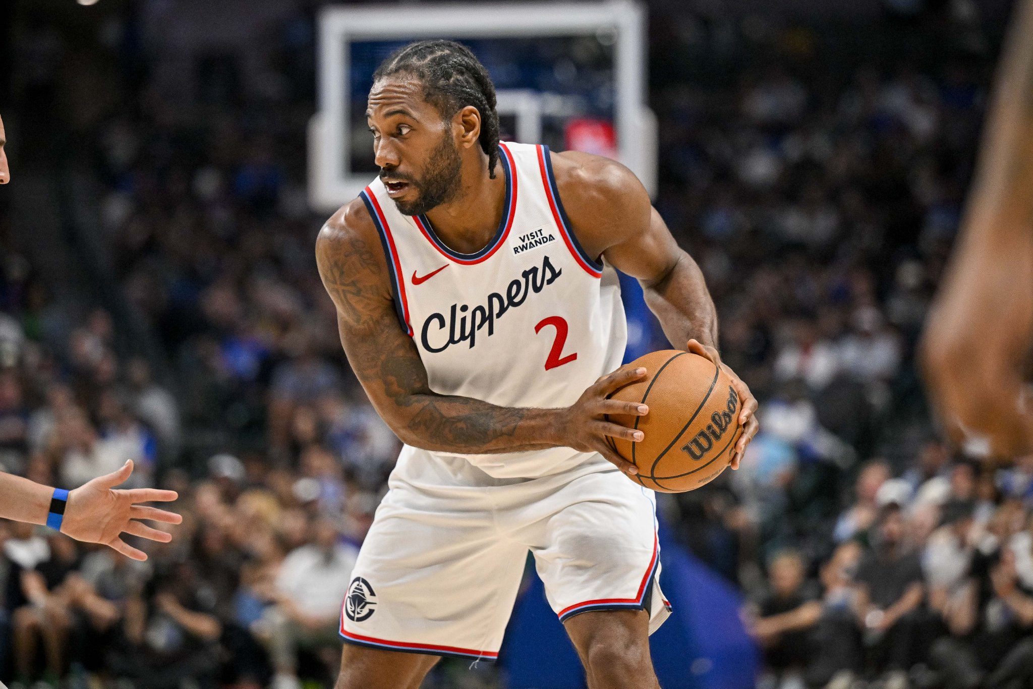 伦纳德：我们赛季初的开局和3月份表现都很棒 这就是NBA继续前进