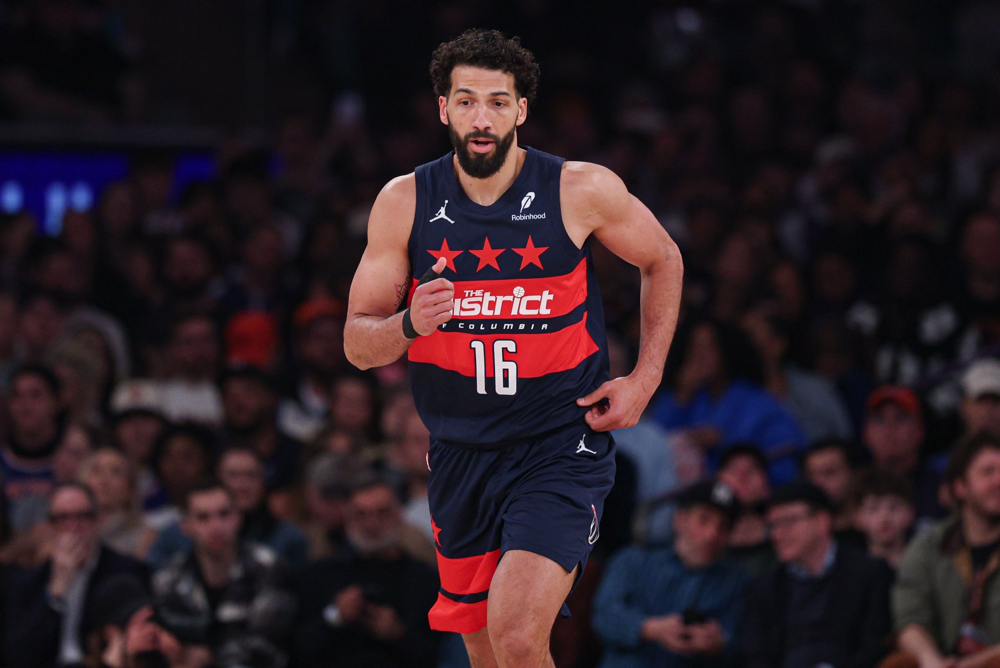 创生涯新高！吉尔替补9中8&三分3中3高效砍21分 另有6板6助