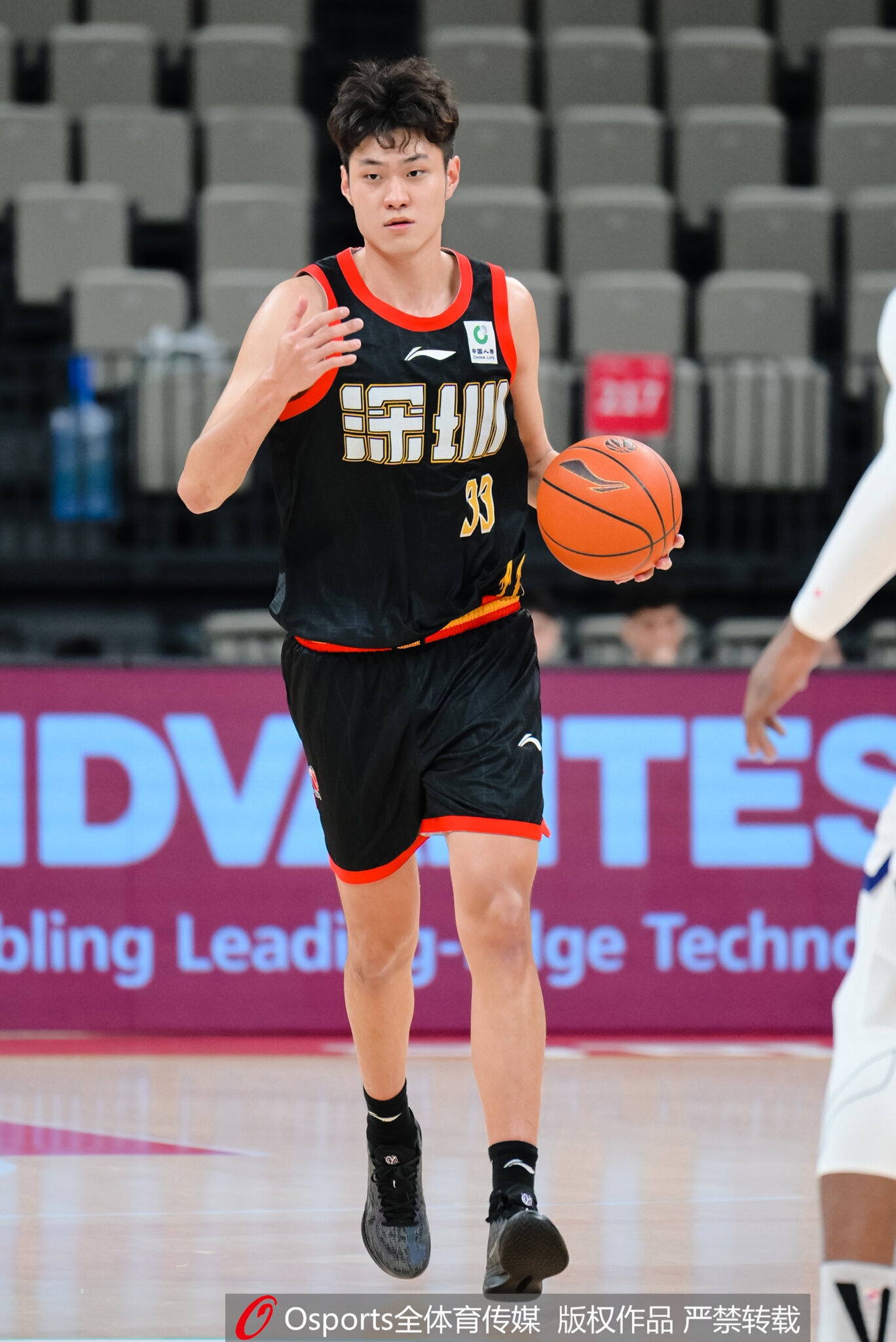 豪取8连胜！深圳最近势头太猛了 仅用一节半就领先广厦20+