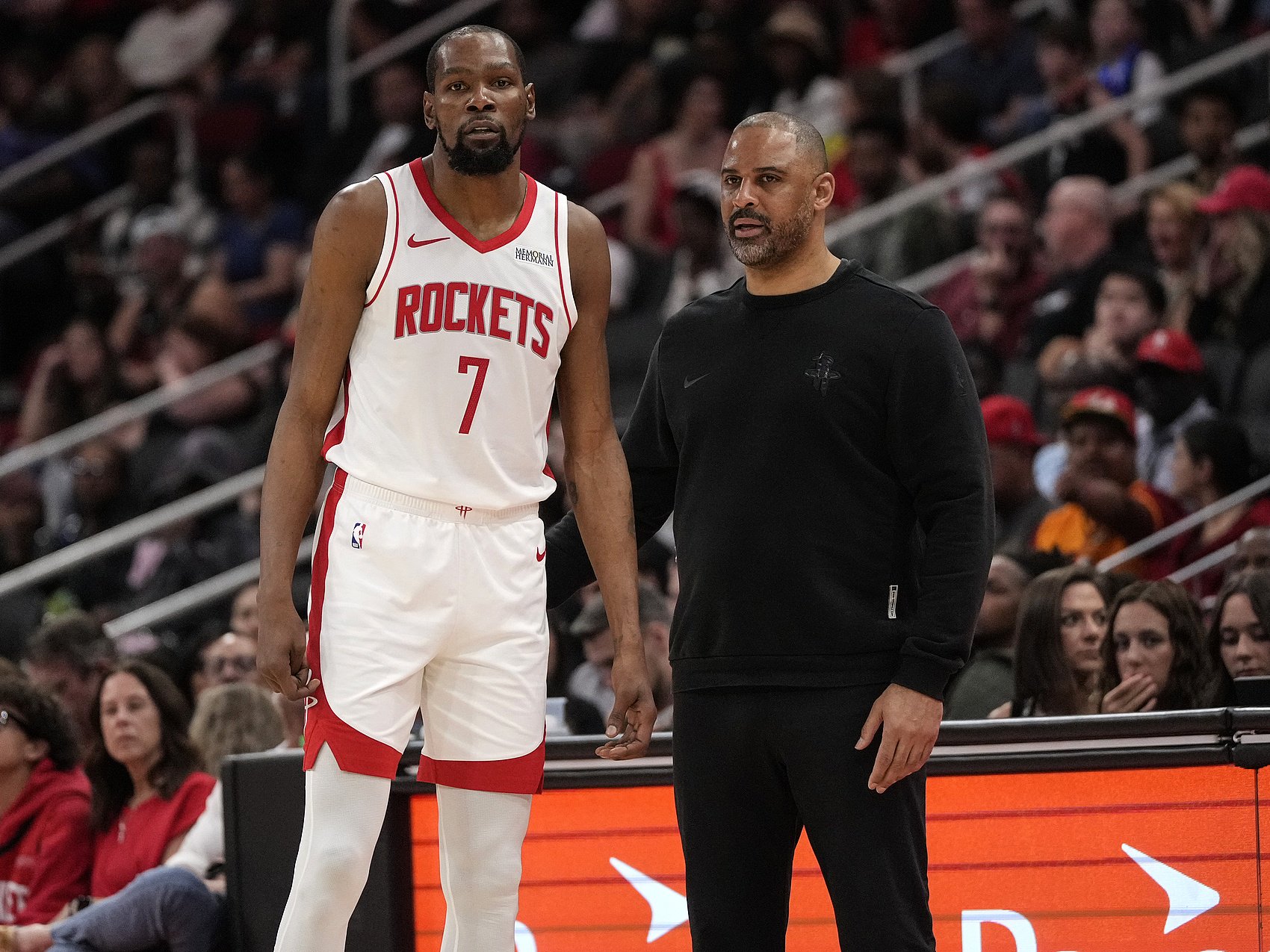 乌度卡谈破KD包夹：控制失误最重要 把球传给队友并信任后续进攻