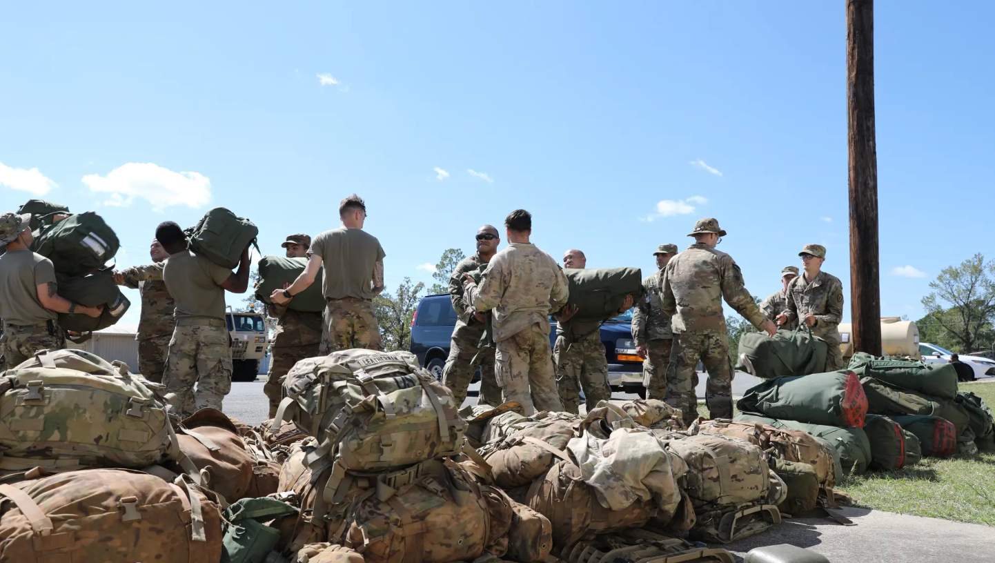 美军事重镇被曝大批士兵流连夜店，称即将部署要花光所有钱！军官提醒“别泄密”