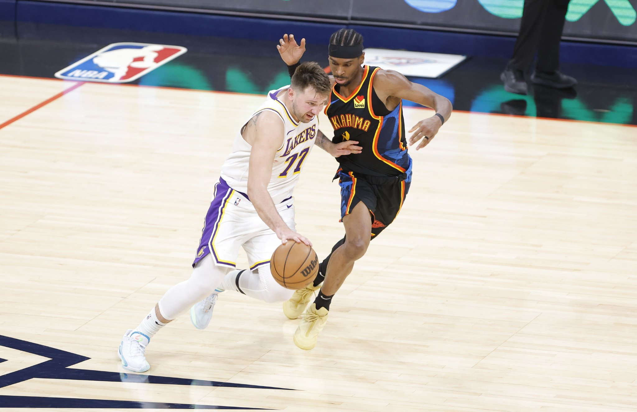 重磅来袭！湖雷首发：东契奇亚历山大MVP对决 詹姆斯霍姆格伦在列