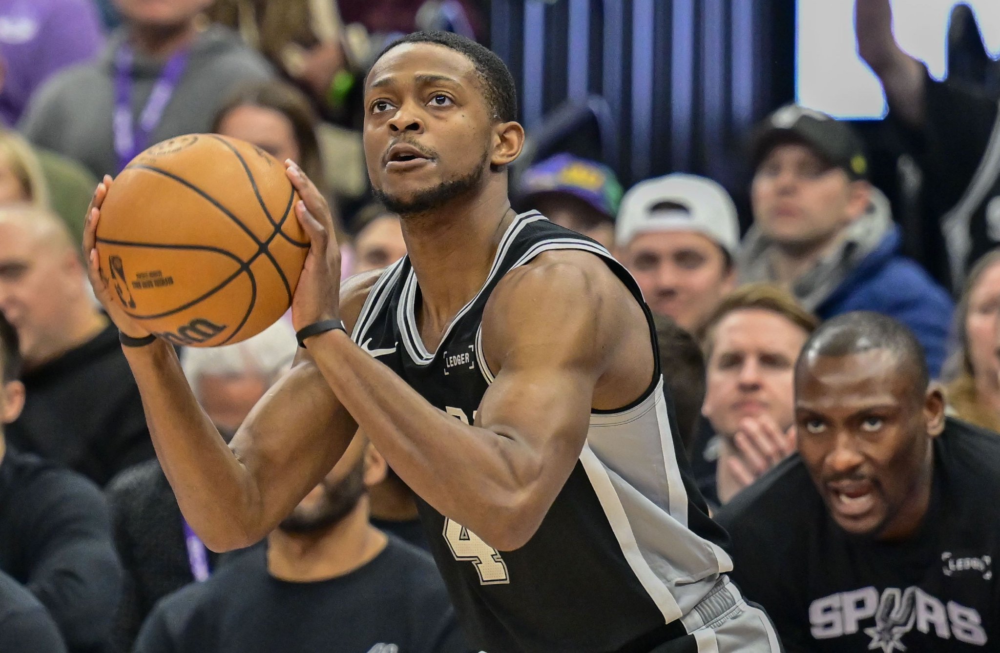 统治力上来了！马刺过去7场都曾手握25+分领先 赛季共22次