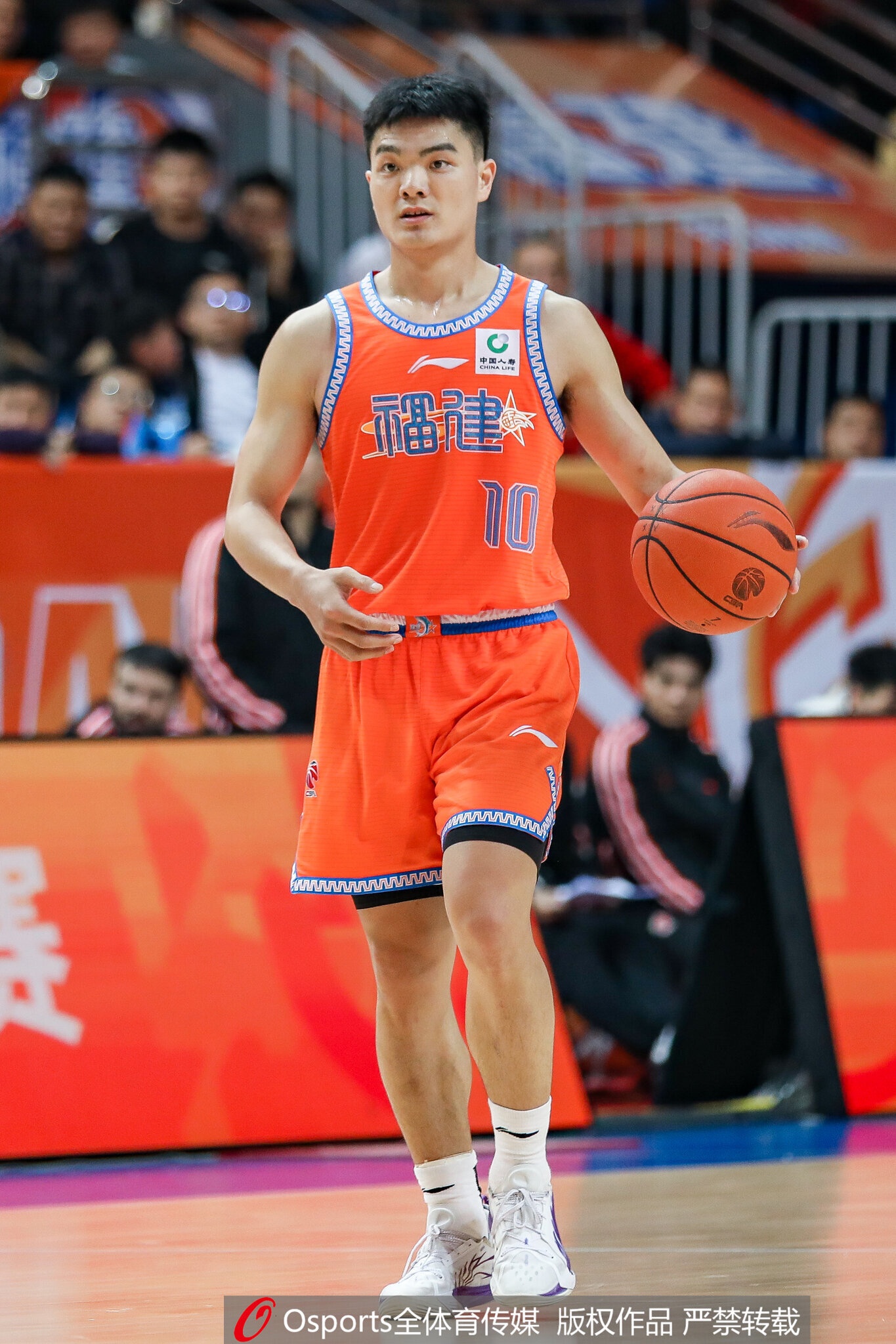 今天打得不错！黎伊扬8中5拿到16分 三分4中3&另有2板4助3断