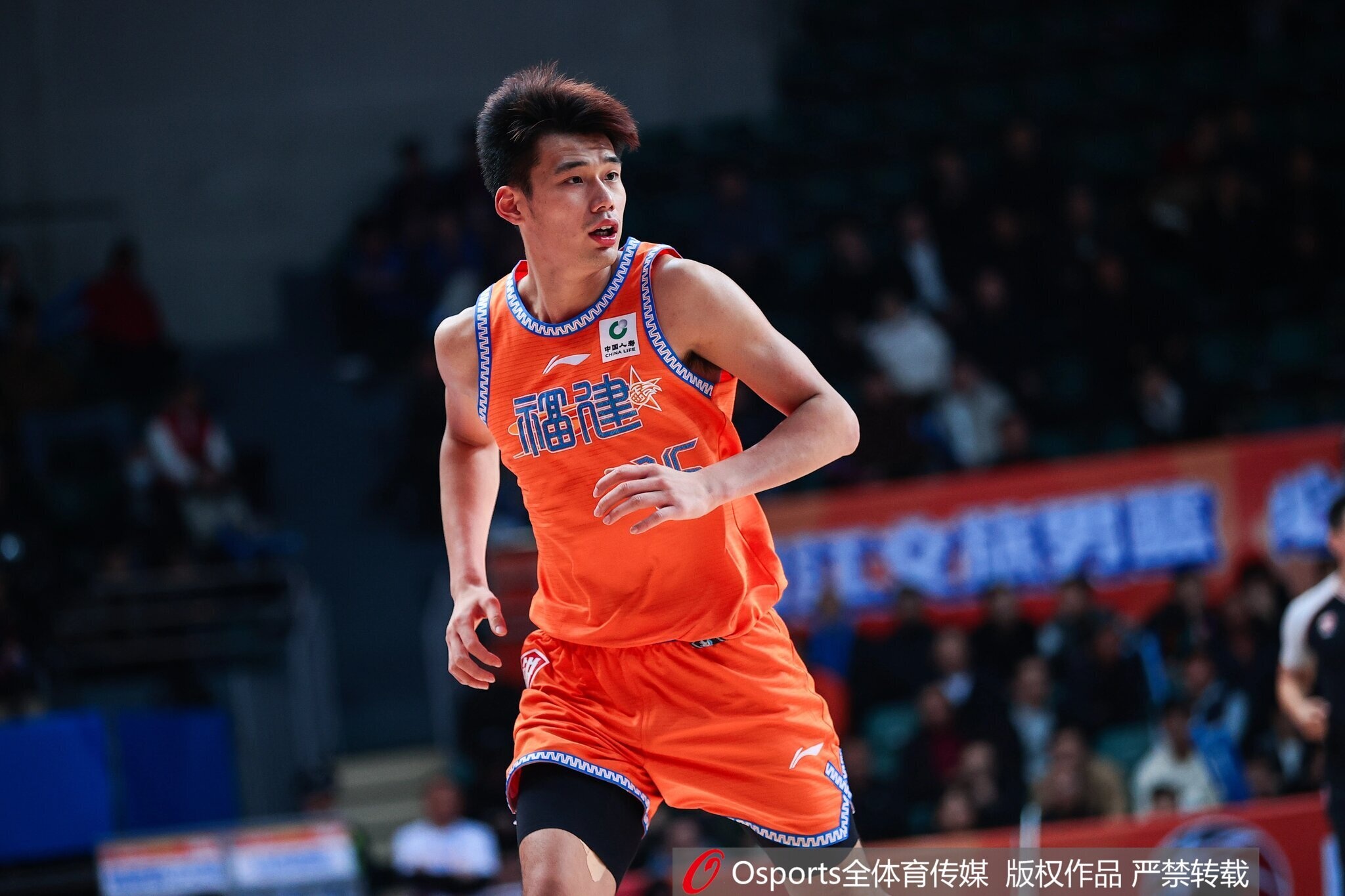 内线大闸！杨曦皓送5记封盖&多次钉板对面外援 10中4另有10分4板