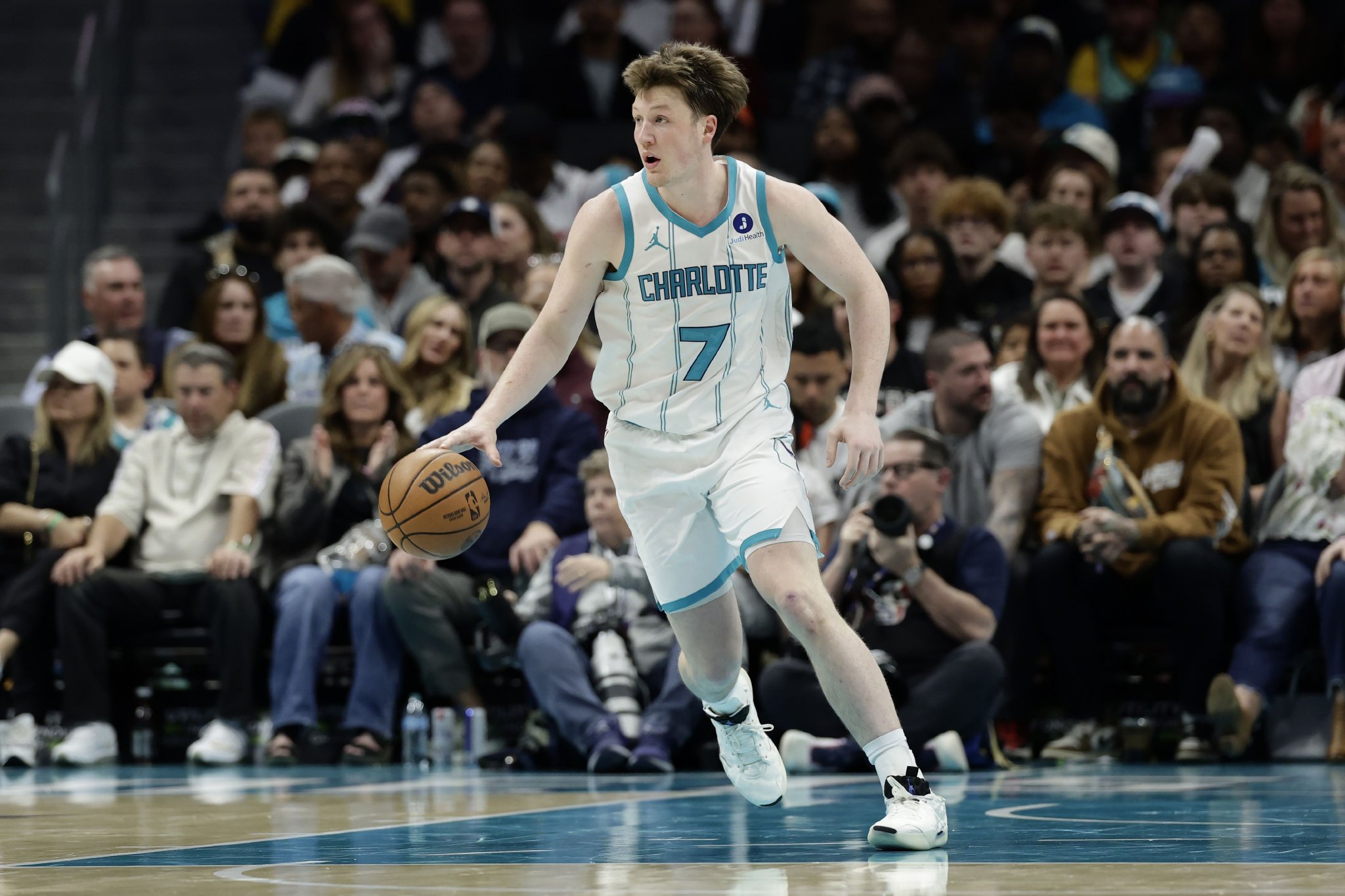 【菜鸟】克尼佩尔预定三分王？哈珀12中8得19分5助1断 克赖尔12分