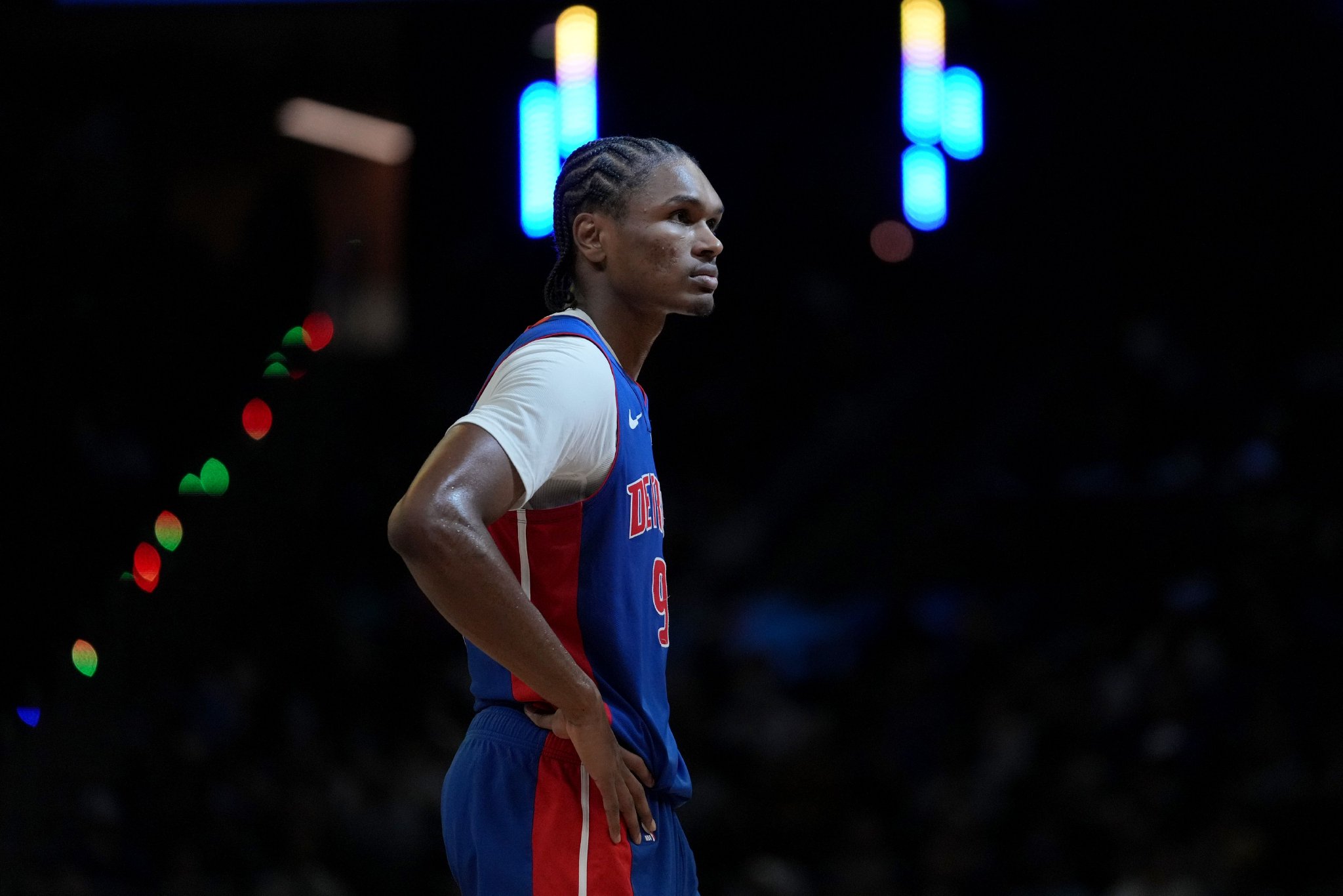 奥萨尔月最佳防守球员！活塞主帅：他就像蜂群一样死死缠住对手