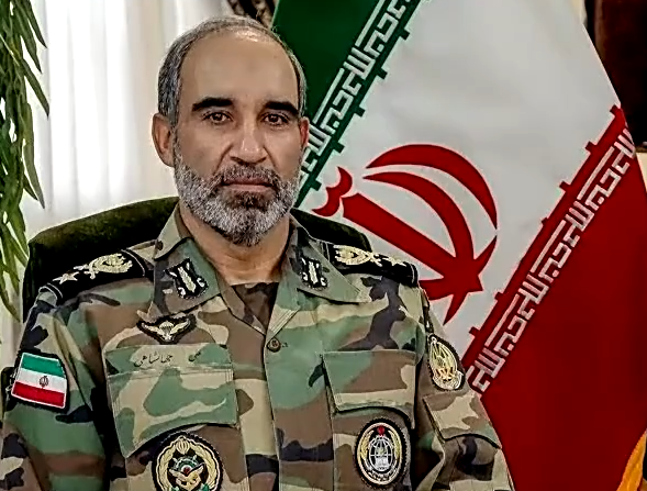 伊朗警告称将把敌军士兵“打回石器时代之前”