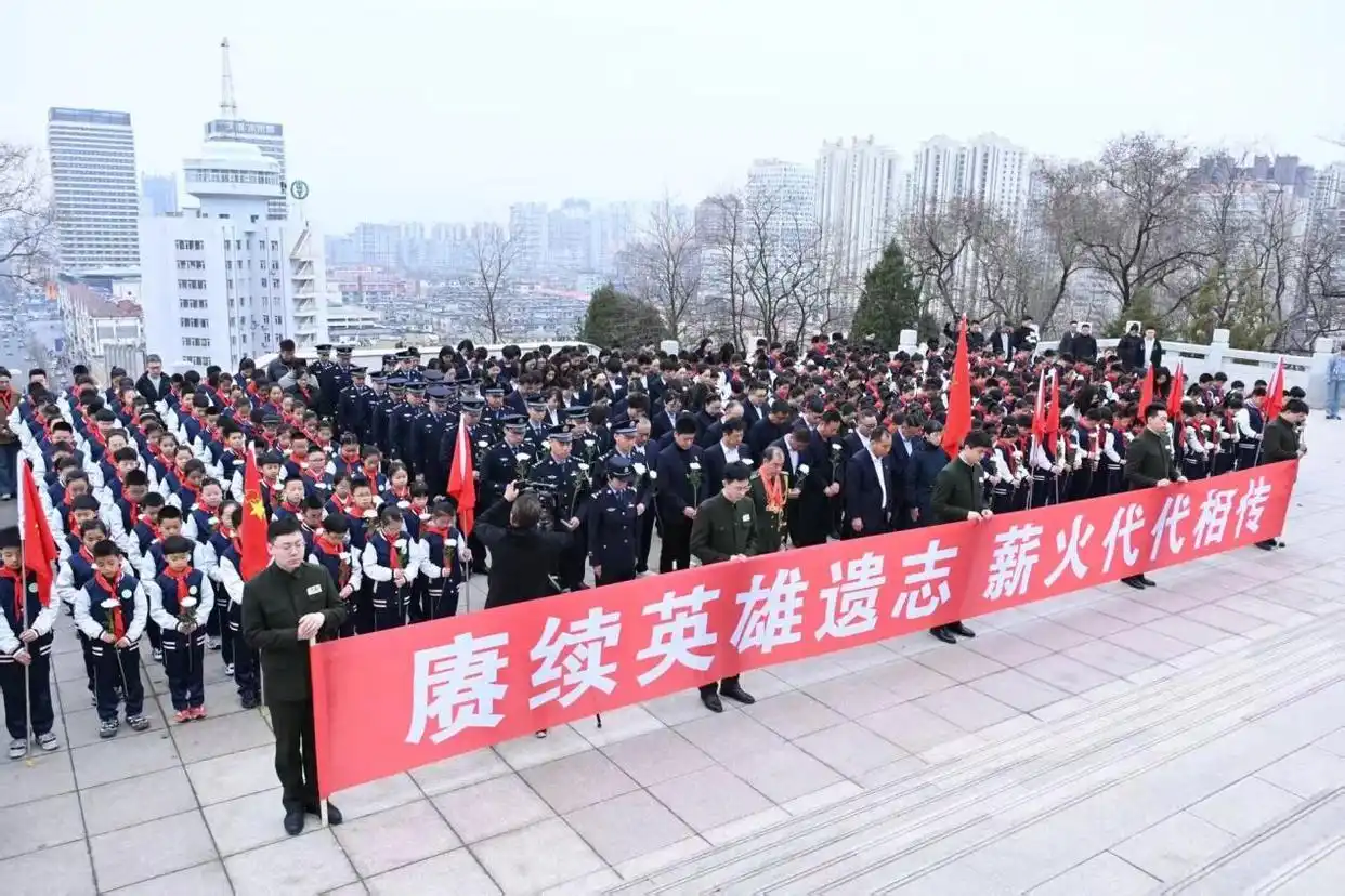 4月1日，抗美援朝纪念馆清明节祭扫活动。图源：人民网