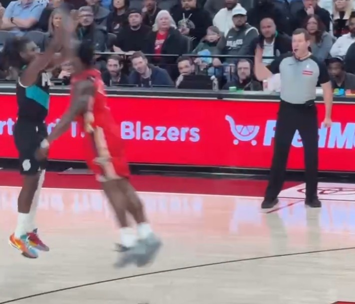 杀死比赛！霍勒迪单打锡安 后撤步干拔三分飚中！