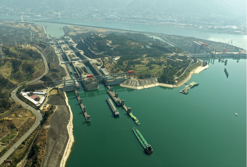 三峡船闸累计货运量突破23亿吨