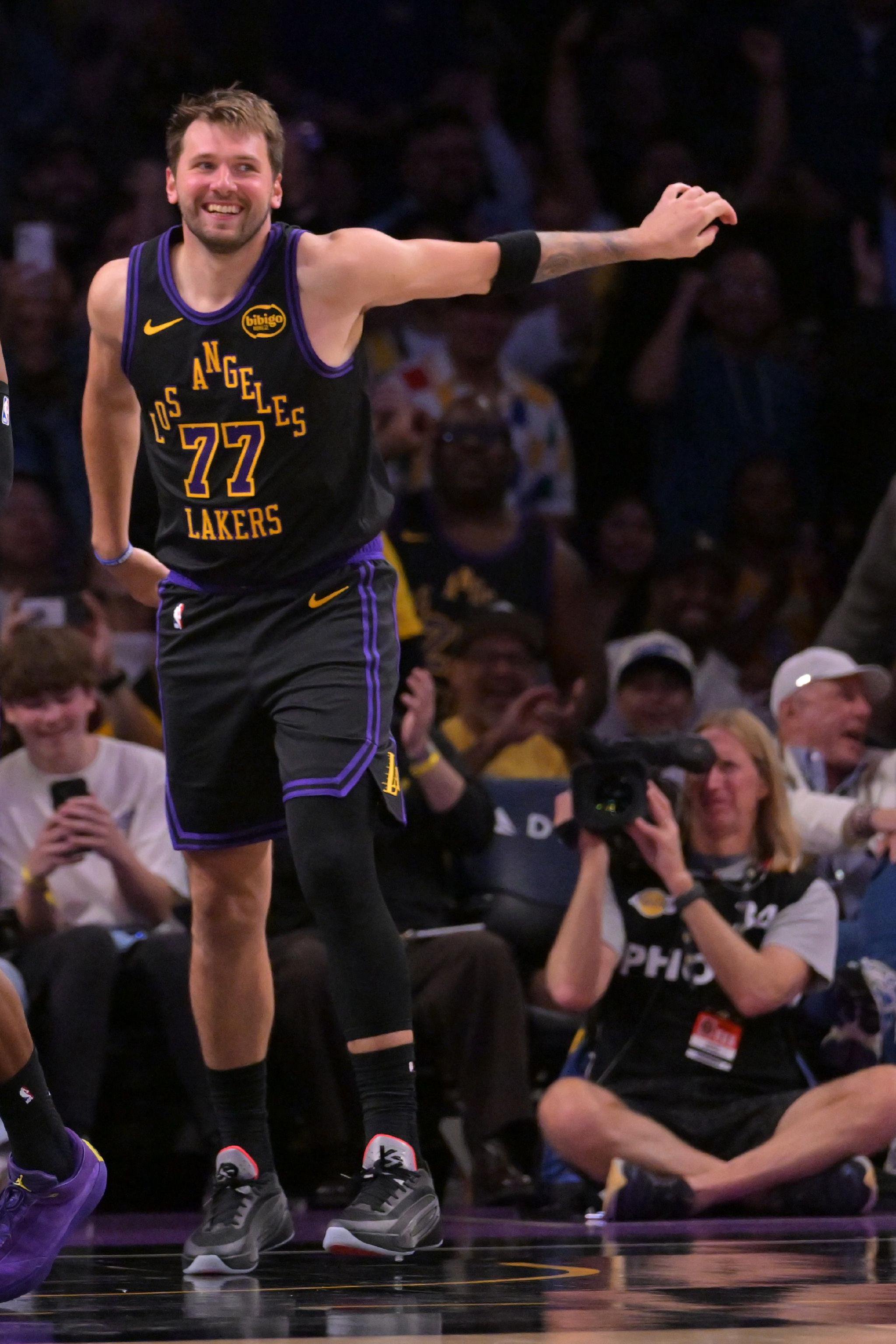 贝弗利：对东契奇罚钱就行别禁赛了 有人故意骗他吃T太掉价了