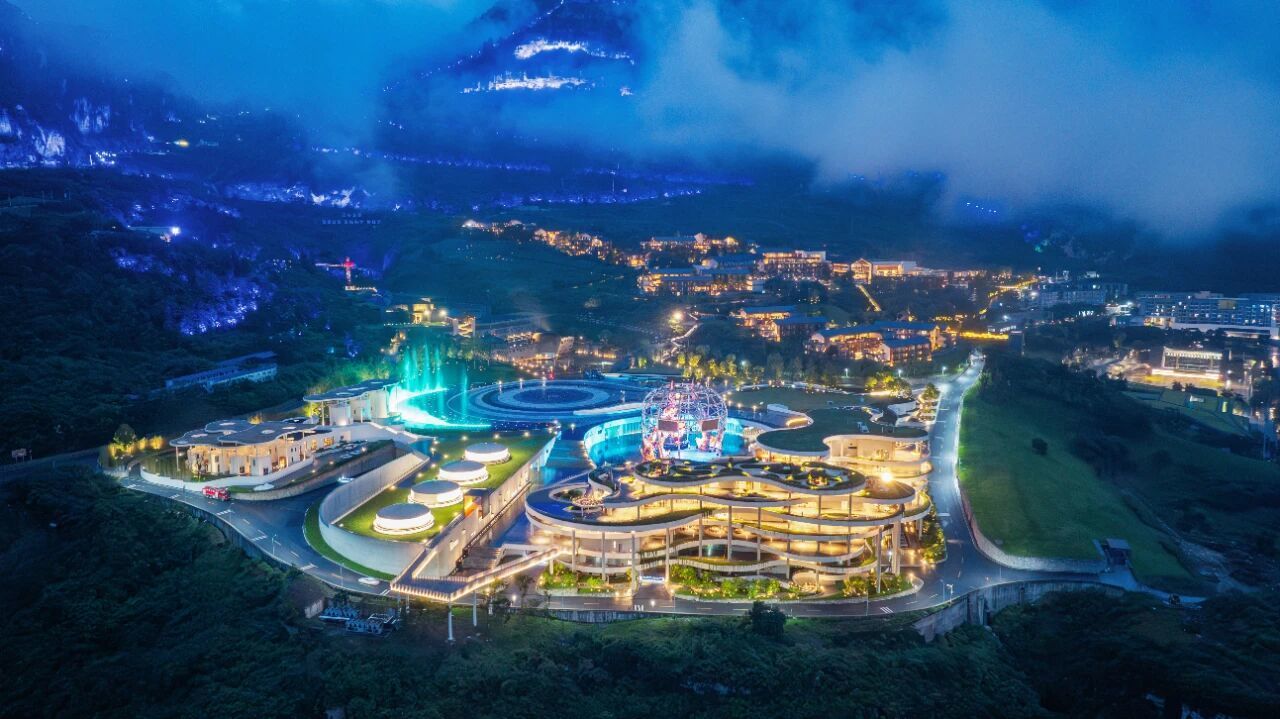 　　▲郎酒庄园夜景