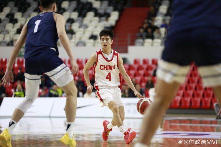 付政浩：邀请加拿大皇冠篮球队这种水平劲旅来比赛 锻炼价值高