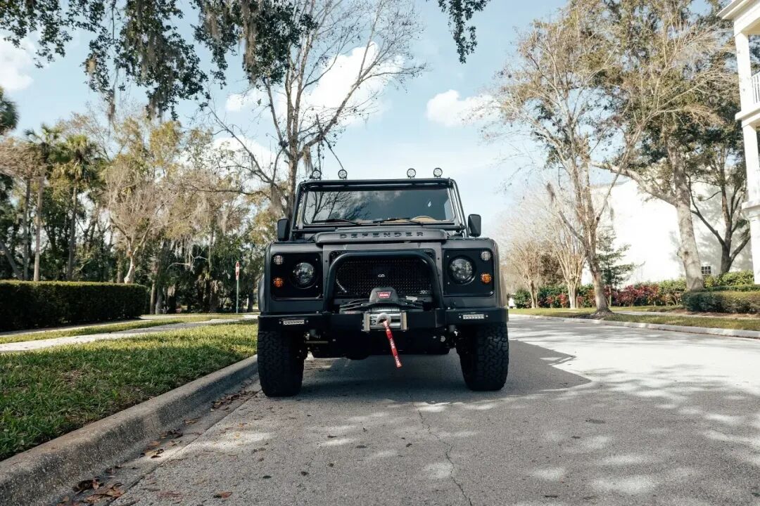 经典路虎卫士改纯电，安静的玩越野也不是不可能 | 酷乐汽车|越野_新浪财经_新浪网