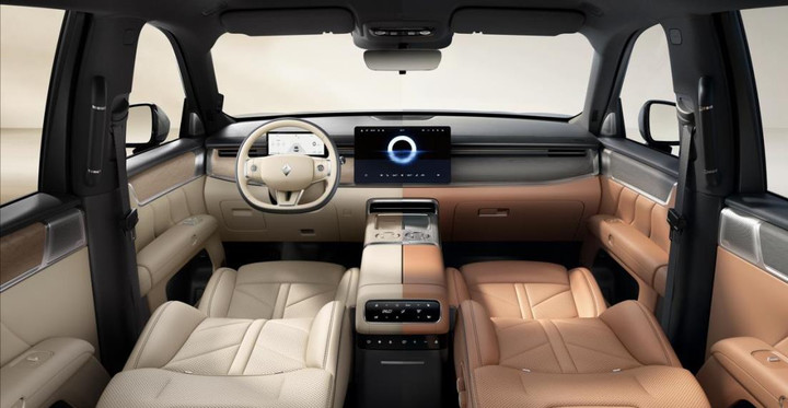 ▲ 华境 S 的两种内饰颜色