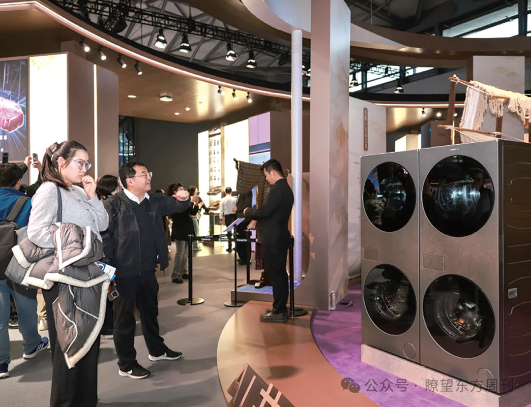 AWE2026现场，卡萨帝指点家套系中的洗衣机家具