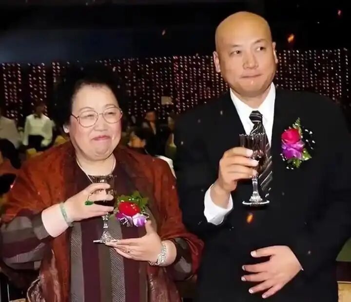 陈丽华和迟重瑞（贵寓图）