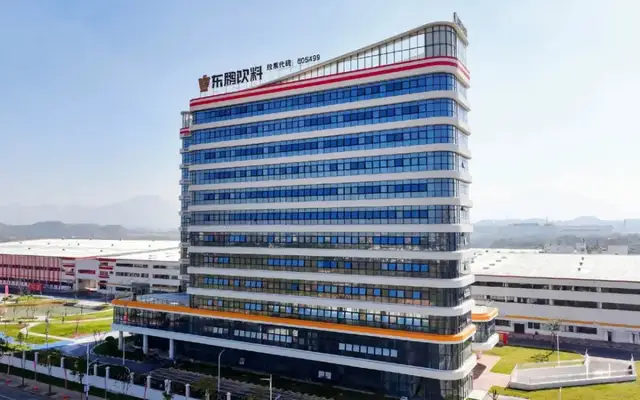 作者：谢之迎 编辑：谭璐 图源：东鹏饮料