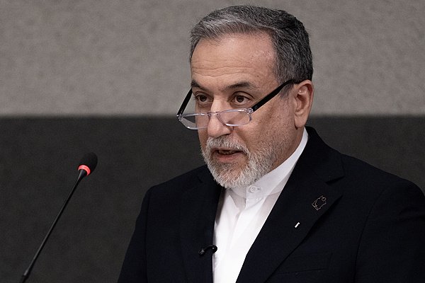 伊朗外长：以色列必须停止袭击黎巴嫩