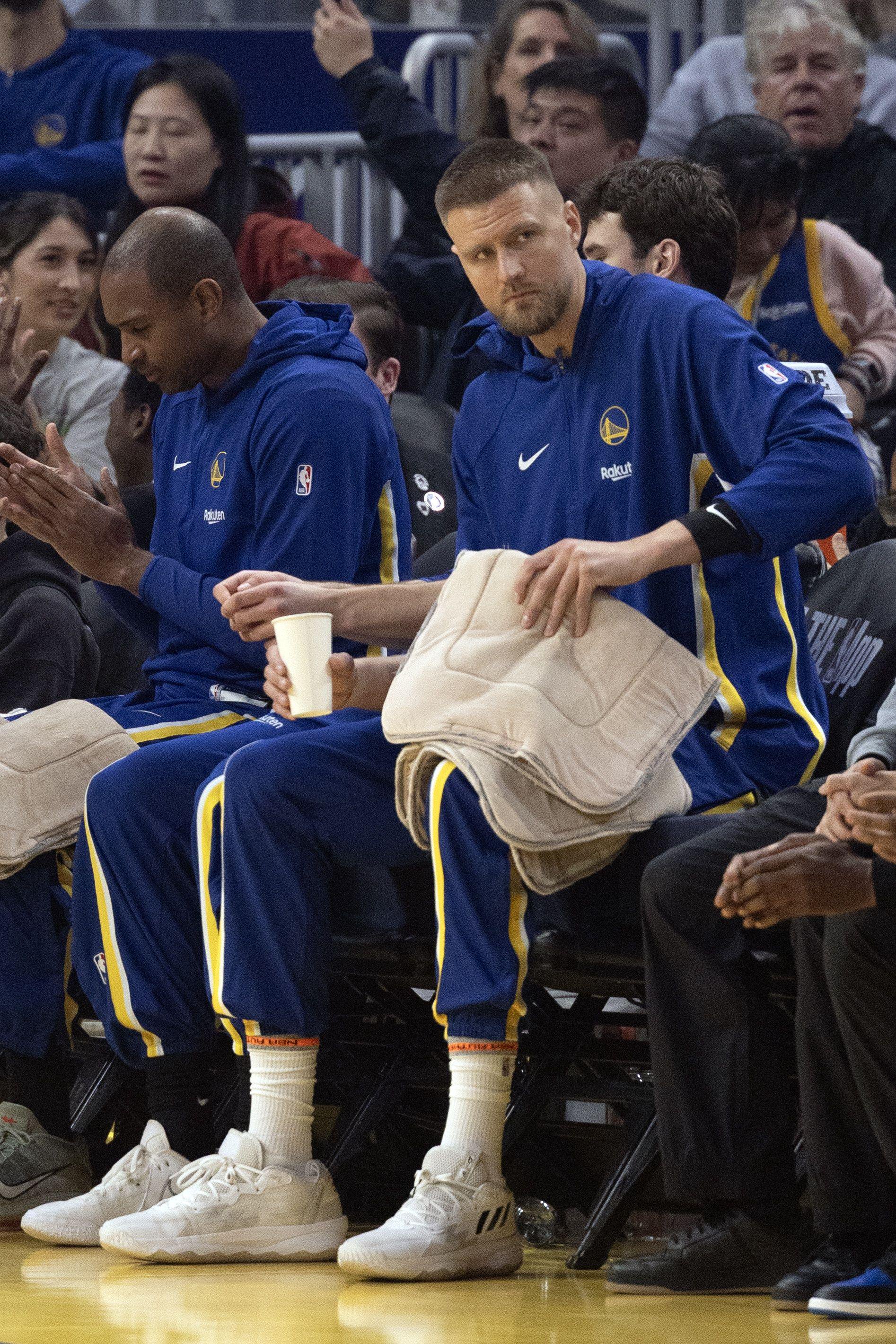 直播吧驻美记者雅荻专栏 | 勇士新阵容演砸了 备战还剩48分钟