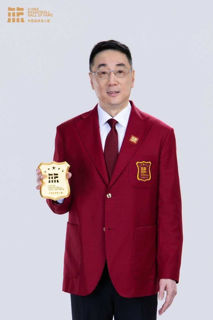 【名人堂定妆照】再次祝贺传奇名宿正式进入中国篮球名人堂！