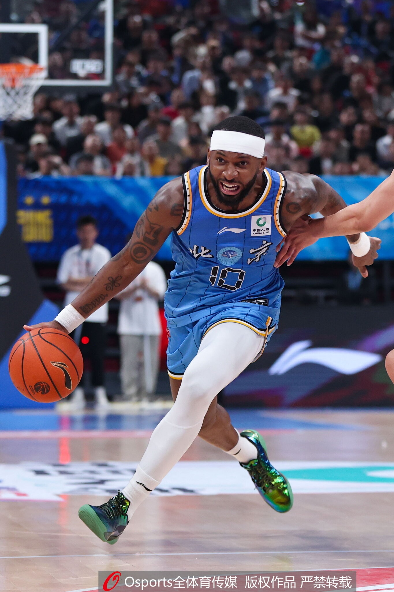 手感冰凉！杰曼半场5中0一分未得 正负值-8