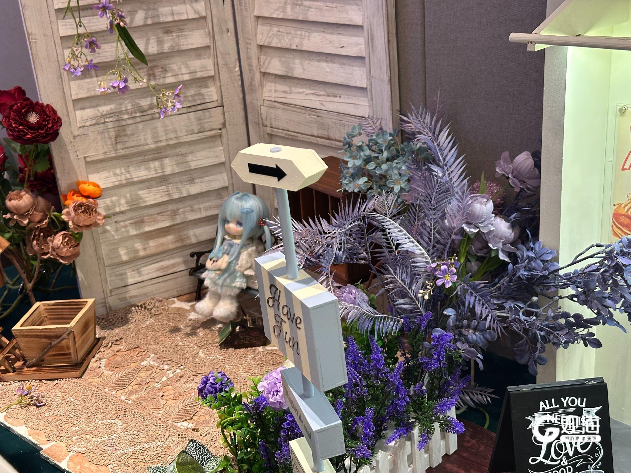 展商在现场为娃娘们准备的打卡拍照场景
