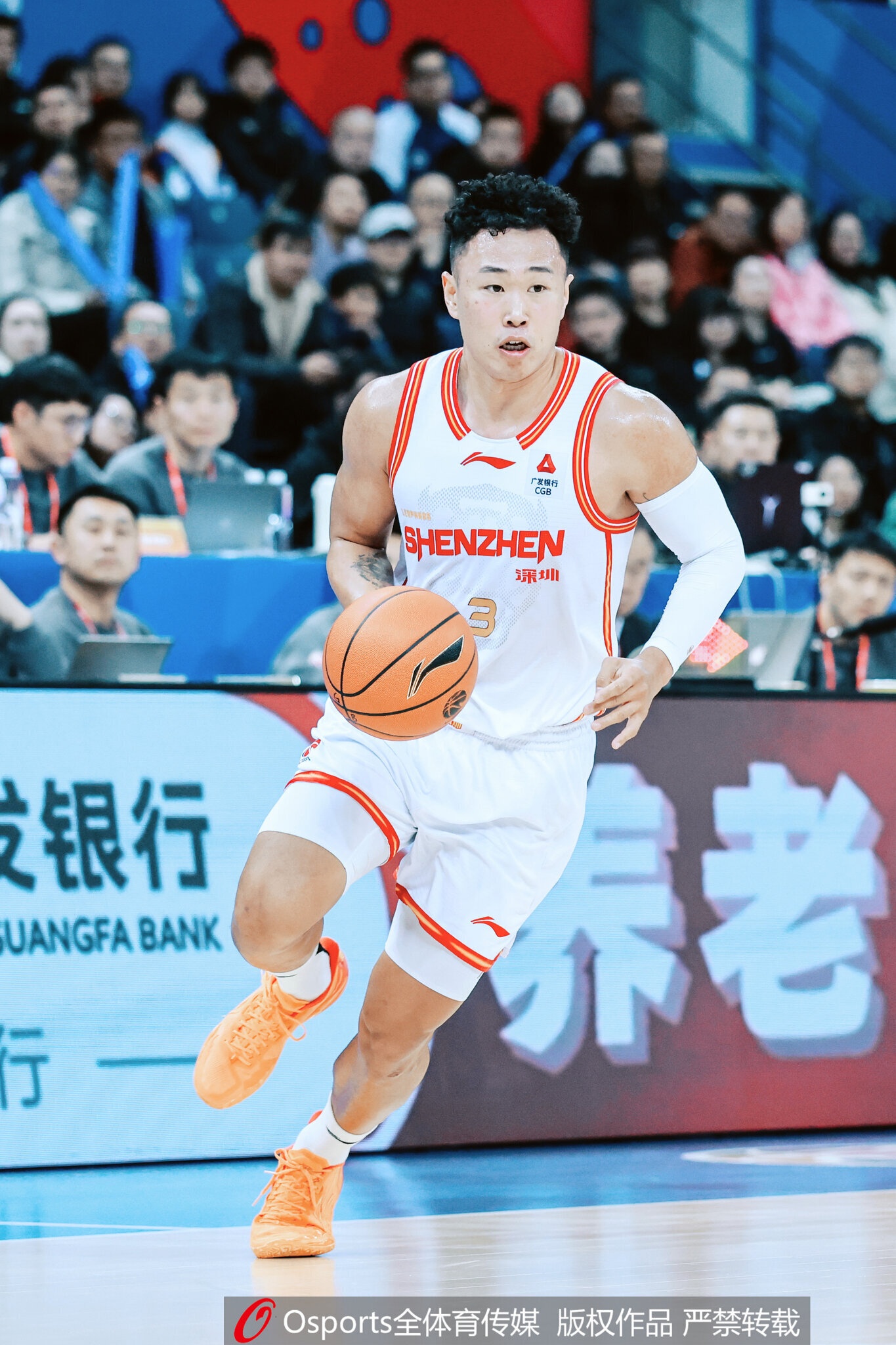 大将之风！贺希宁23中15高效砍下全队最高33分 正负值+18