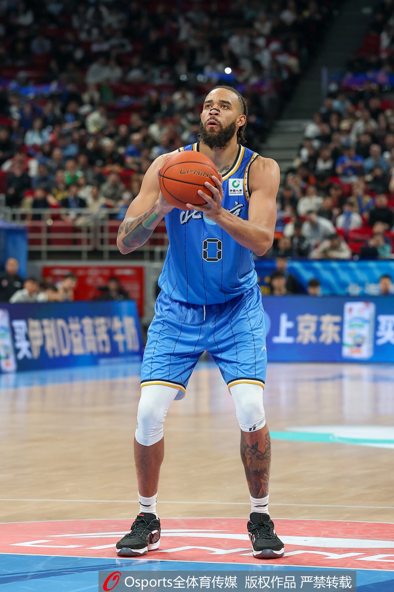 媒体人：麦基缺乏稳定的一对一单打能力 面对王哲林都以吃瘪告终