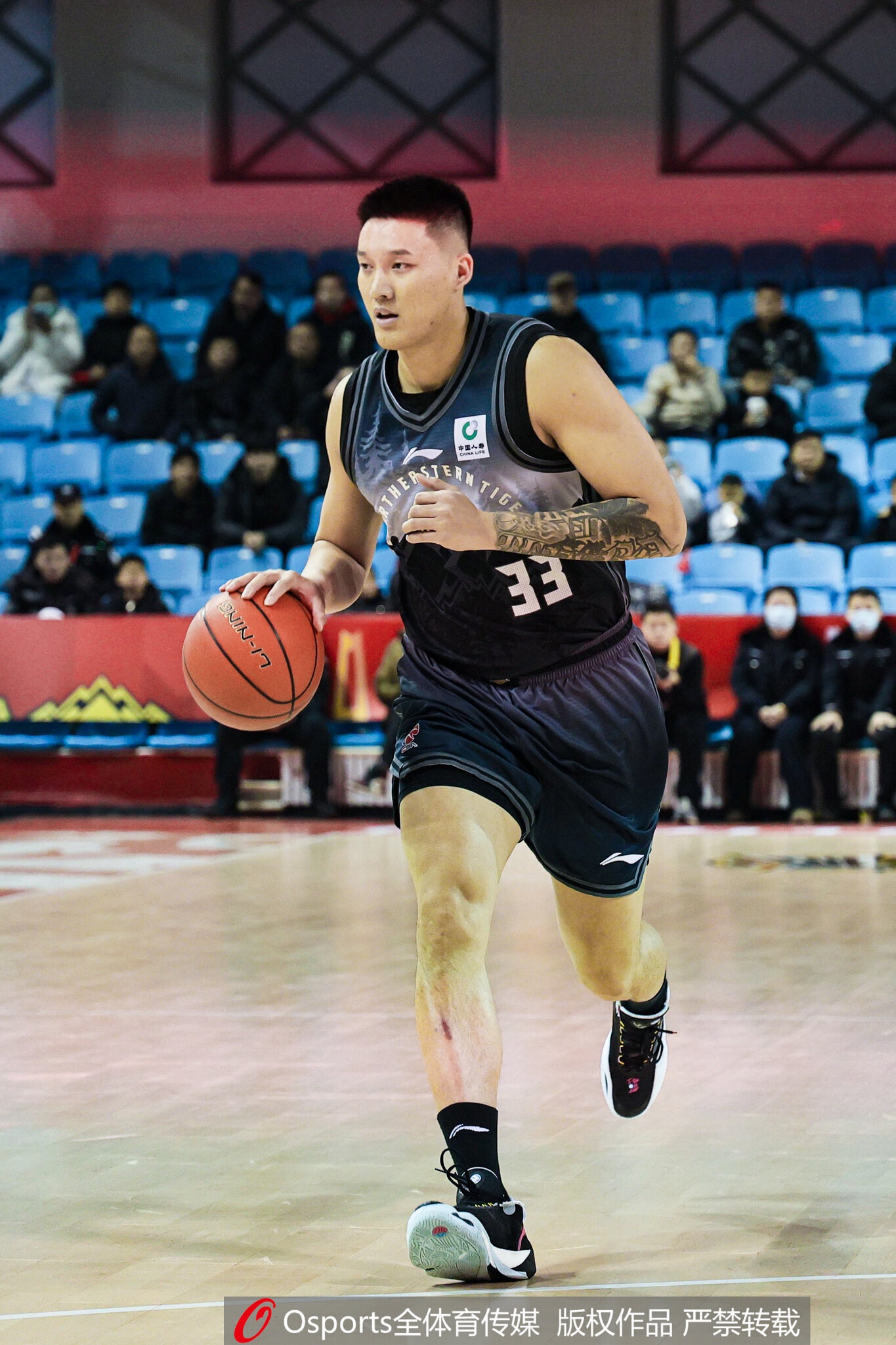 面对老东家挺强硬！曾繁日出战17分钟 5中5拿到11分7板&4前场板