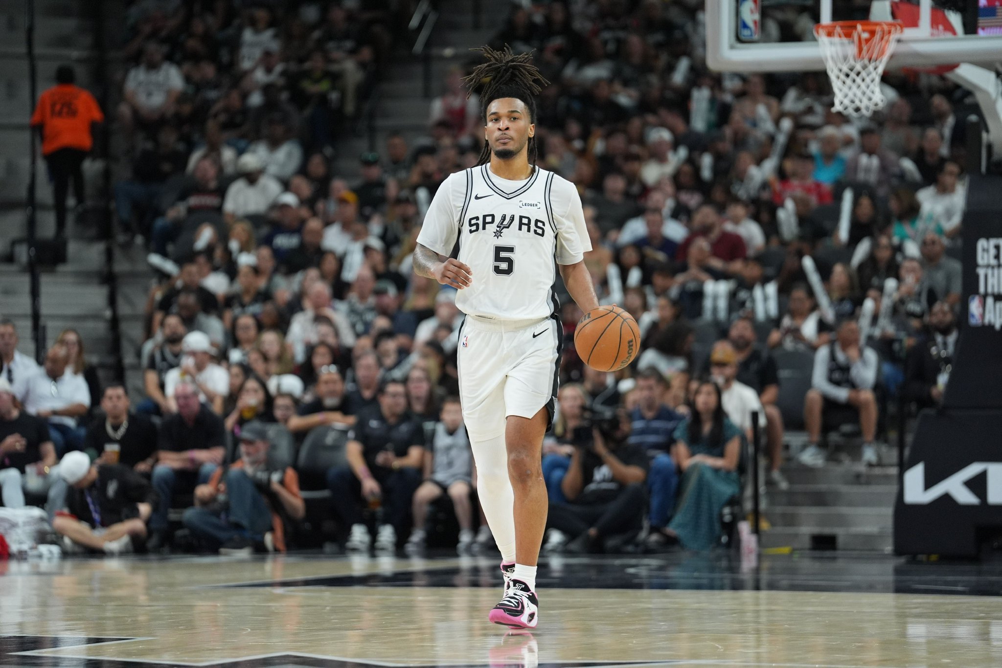 米奇：卡斯尔今日可出战 文班&科内特缺阵 普拉姆利首发