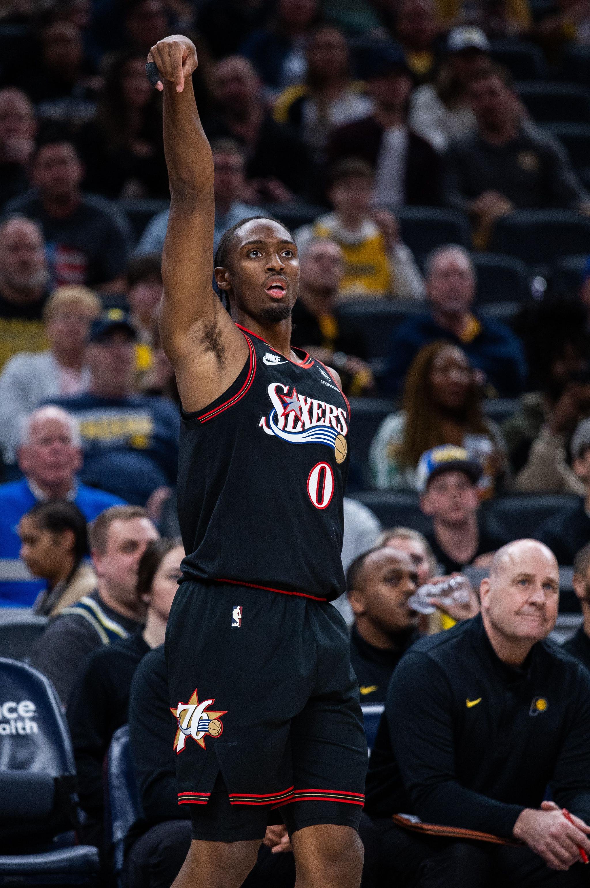 打好一节足矣！马克西13中8得20分 第三节单节16分&第四节未登场