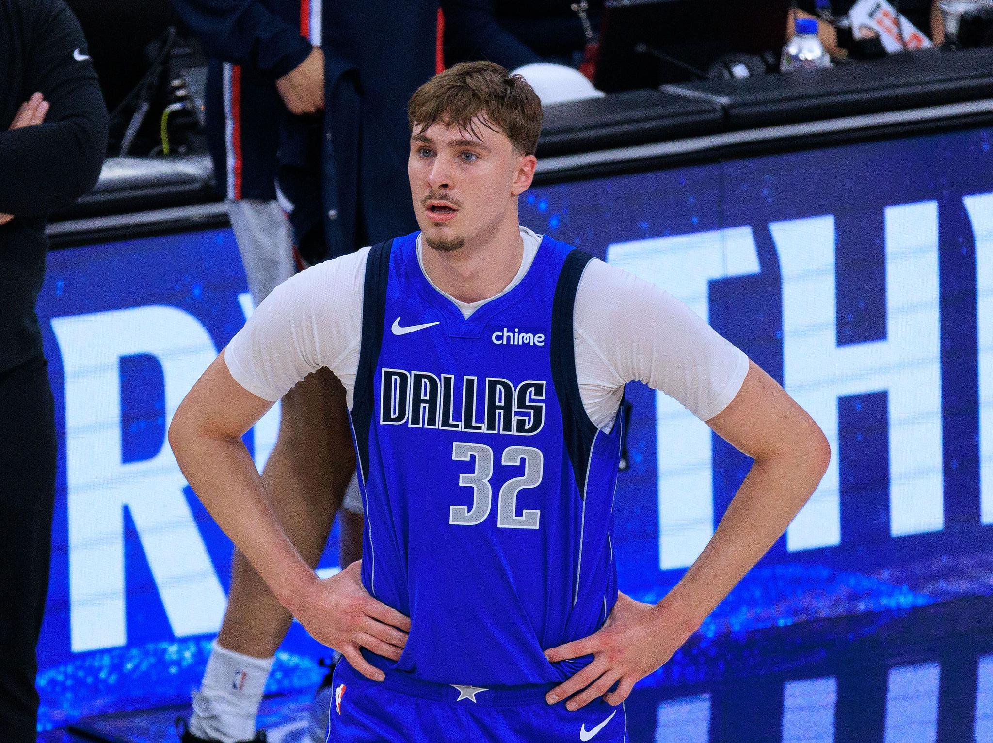 基德：弗拉格新秀赛季既出色又具有历史意义 他非常虚心好学