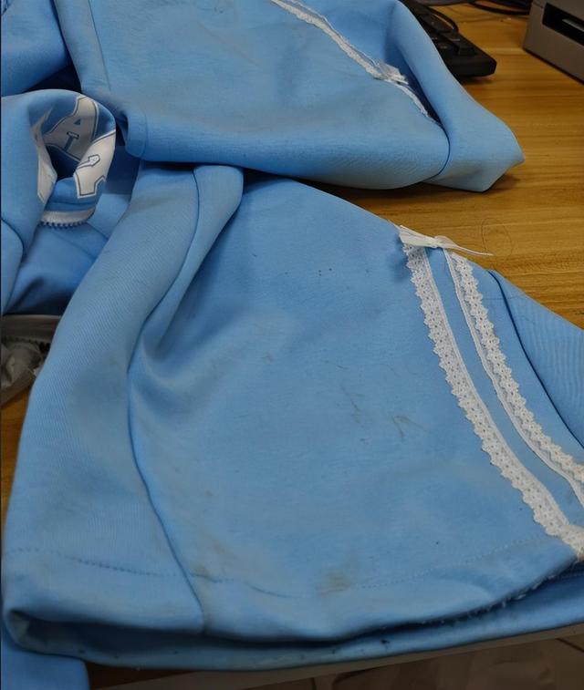 ▲顾主归赵的衣服 受访者供图