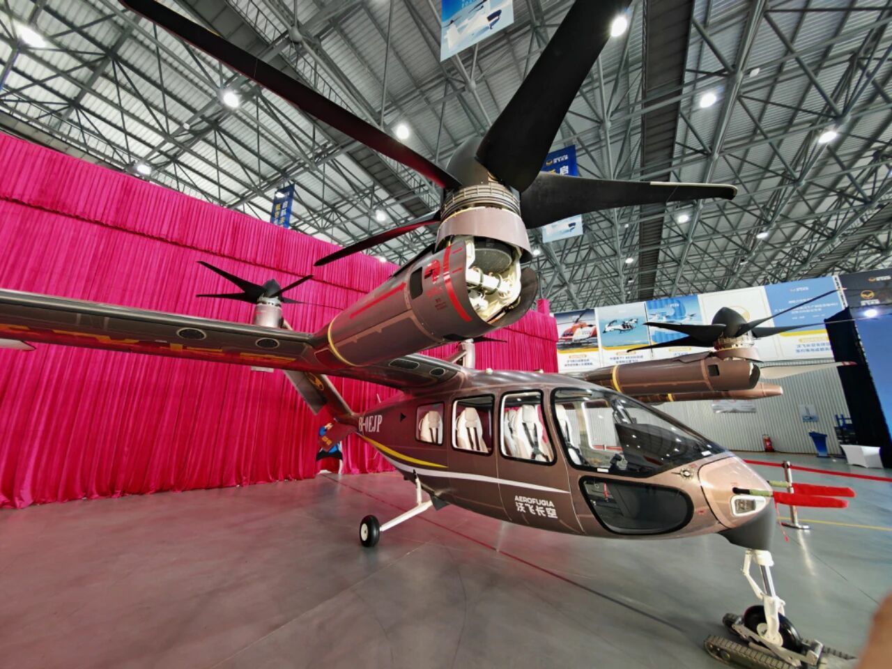 沃飞漫空AE200系列载东谈主eVTOL 图片开首：成齐发布